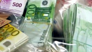 Uomo incarcerato dopo aver nascosto 400.000 euro in casa!