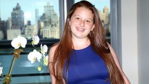 adolescente guadagna 470.000 euro all'anno facendo il babysitter