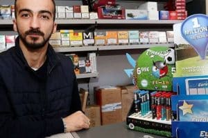 decide di condividere i suoi 168 milioni di euro