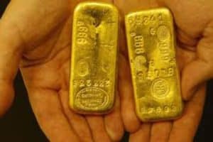 oltre 100 chili d'oro nascosti in una casa di famiglia