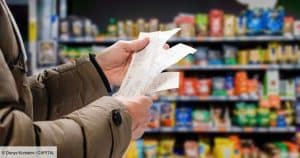 voleva pagare i suoi 250 euro di spesa