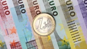 La moneta da 1 euro invertita