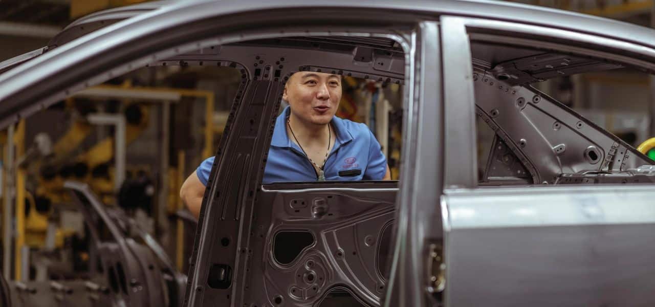 TAVOLO UE SULL’AUTO ELETTRICA/ “Non basteranno correzioni o retromarce, serve una rivoluzione”