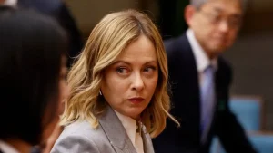 alle truffe online con falsi video di Meloni e Mattarella