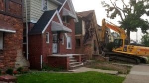 compra due case abbandonate per 3.300 euro