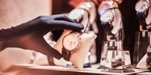 un orologio da 1950 euro viene venduto... a soli 195 euro