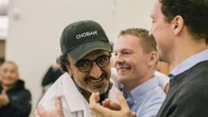 un'incredibile generosità versando un bonus di 132.000 euro