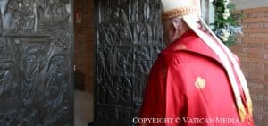 PORTA SANTA CARCERE REBIBBIA APERTA DA PAPA FRANCESCO/ Video Messa Giubileo 2025 “aggrappatevi alla speranza”