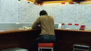 Scommesse sportive illegali perde oltre 20.000 euro... e il suo lavoro