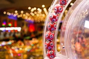 Vince un jackpot da 90 milioni di euro al SuperEnalotto
