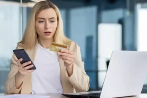 derubata di 1.300 euro in pochi minuti da una terribile truffa