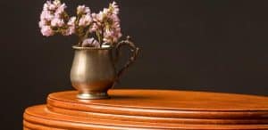 scopre che si tratta di un pezzo di arredamento reale