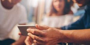 3 colleghi acquistano un gratta e vinci