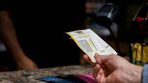 Un uomo diventa multimilionario