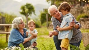 una nuova riforma permette a genitori e nonni di donare fino a 300.000 euro