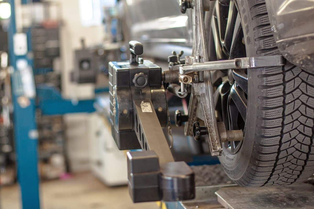 8 mesi dopo aver prestato la sua auto a un uomo di 62 anni, il proprietario di un garage la trova