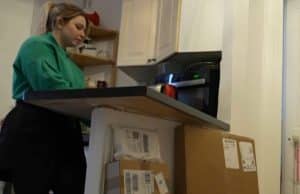 Questa madre di famiglia guadagna quasi 300 euro al mese