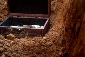 Trova un tesoro del valore stimato di quasi 2,3 milioni di euro
