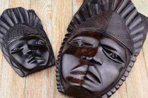 la maschera del nonno per 150 euro ha scoperto sul giornale che era stata rivenduta per 4,2 milioni di euro