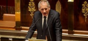 Bayrou contro Trump: “Sostegno a Le Pen è ingerenza politica”/ “Dazi Usa avranno effetti disastrosi ovunque”