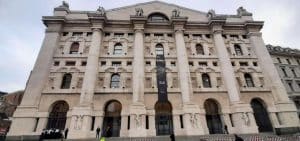 Borsa Milano oggi: Ftse Mib -6,5%/ Tra i peggiori crolli della storia di Piazza Affari: in fumo 47 miliardi