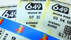 Ha vinto 78 milioni di euro alla lotteria ma non può toccare un centesimo