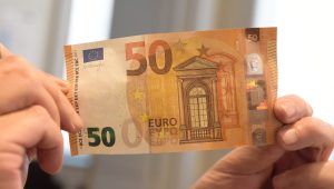 Se trovate una banconota da 50 euro sul parabrezza