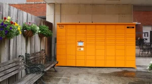 Studente condannato per aver violato gli armadietti di Amazon