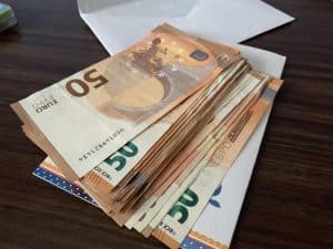 Un gesto che scalda il cuore nel bisogno, trova 10.000 euro