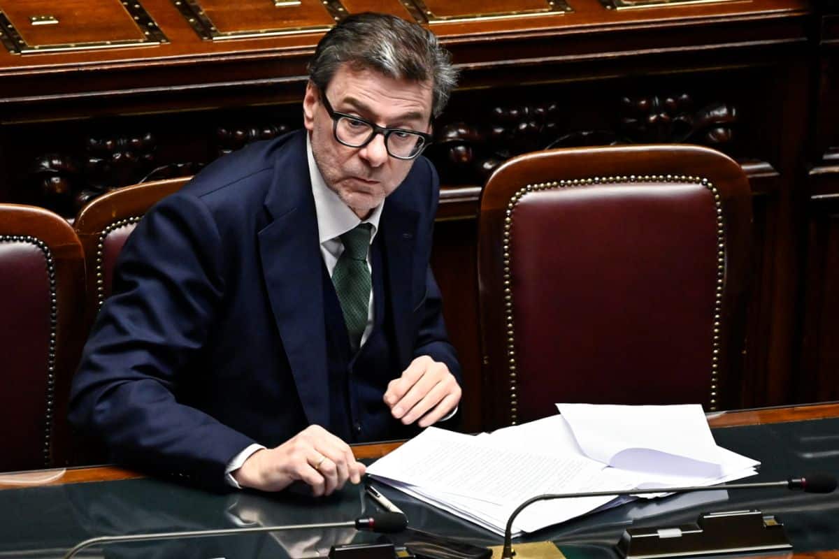 Giorgetti alle banche: “Governo fa la sua parte, ora tocca a voi”/ “Prestiti calati, fate più credito”